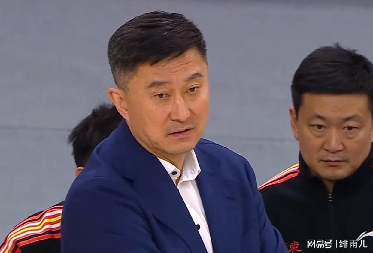 乐鱼体育-不再担任广东队主教练？杜锋最新职位曝光，朱芳雨送出祝福！