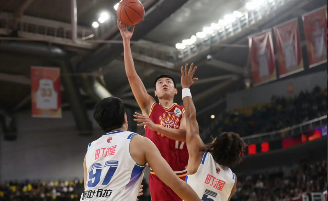 不是于米提不是张宁！一记三分奠定山西赢球基调，球迷：你是MVP